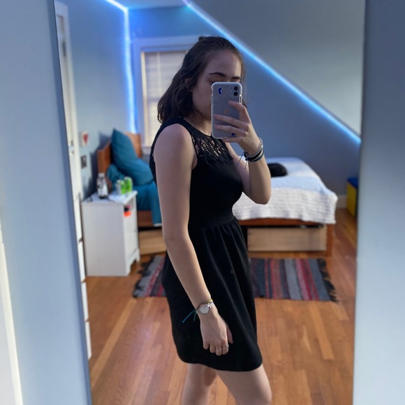 Black lacy soprano small dress practically new - Picture 2 of 5